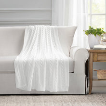 Carregar imagem no visualizador da galeria, Cable Soft Knitted Throw
