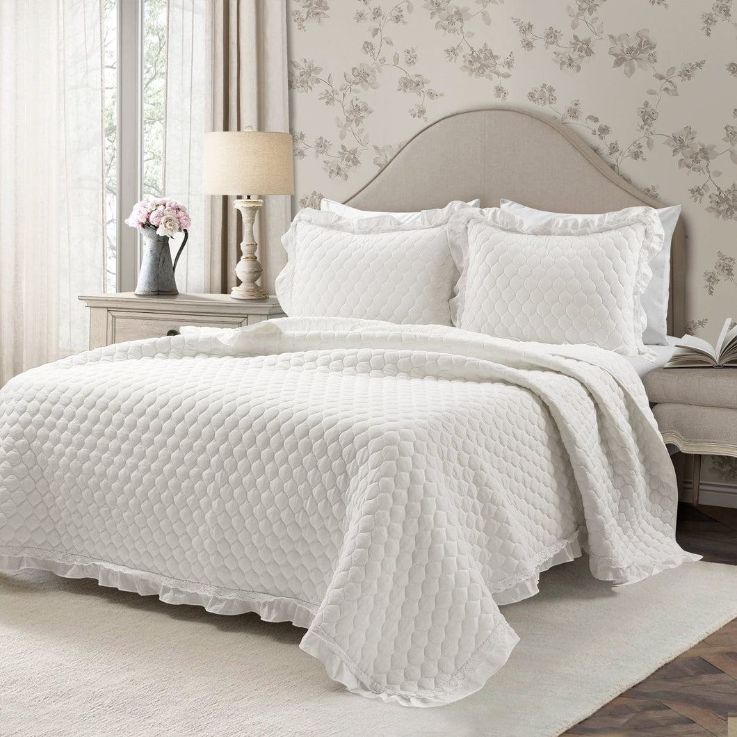 Ella Ruffle Lace 3 Piece Quilt Set