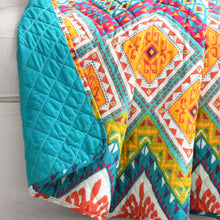 Cargar imagen en el visor de la galería, Boho Chevron Reversible Cotton Throw
