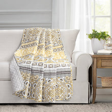 Load image into Gallery viewer, Nesco Stripe Reversible Cotton Throw
