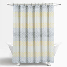 Carregar imagem no visualizador da galeria, Medallion Ombre Shower Curtain
