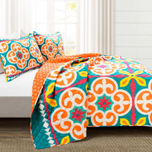 Load image into Gallery viewer, Boho Floral Reversible 3 Piece Quilt Set
