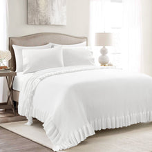 Carregar imagem no visualizador da galeria, Reyna Soft Knitted Ruffle Blanket/Coverlet
