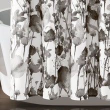 Carregar imagem no visualizador da galeria, Zuri Flora Shower Curtain
