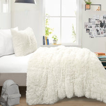 Cargar imagen en el visor de la galería, Emma Faux Fur Comforter Set
