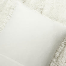 Carregar imagem no visualizador da galeria, Emma Faux Fur Comforter Set
