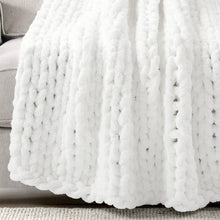 Cargar imagen en el visor de la galería, Hygge Ultra Soft Chenille Chunky Knit Throw
