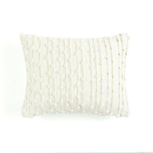 Carregar imagem no visualizador da galeria, San Woven Decorative Pillow
