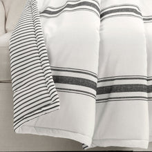 Cargar imagen en el visor de la galería, Farmhouse Stripe Throw
