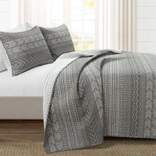 Carregar imagem no visualizador da galeria, Hygge Geo Quilt 3 Piece Set
