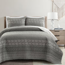 Carregar imagem no visualizador da galeria, Hygge Geo Quilt 3 Piece Set
