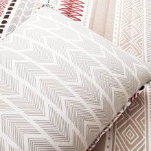 Carregar imagem no visualizador da galeria, Southwest Stripe Reversible 3 Piece Quilt Set
