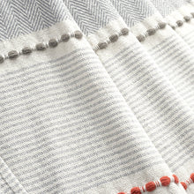 Cargar imagen en el visor de la galería, Herringbone Stripe Yarn Dyed Cotton Woven Tassel Throw
