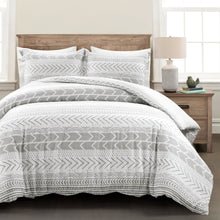 Carregar imagem no visualizador da galeria, Hygge Geo Reversible Cotton Duvet Cover 3 Piece Set
