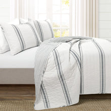 Cargar imagen en el visor de la galería, Farmhouse Stripe Reversible Cotton Quilt Set
