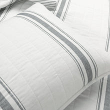 Carregar imagem no visualizador da galeria, Farmhouse Stripe Reversible Cotton Quilt Set
