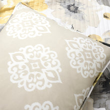 Carregar imagem no visualizador da galeria, Leah Reversible 8 Piece Quilt Set
