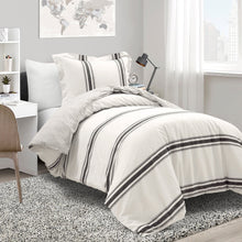 Carregar imagem no visualizador da galeria, Farmhouse Stripe 100% Cotton Duvet Cover Set
