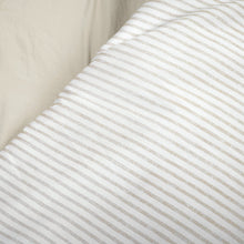 Cargar imagen en el visor de la galería, Ravello Pintuck Reversible Comforter Bed In A Bag
