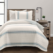 Carregar imagem no visualizador da galeria, Farmhouse Stripe Reversible Cotton Quilt Set
