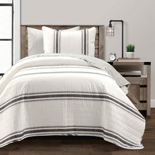 Carregar imagem no visualizador da galeria, Farmhouse Stripe Reversible Cotton Quilt Set
