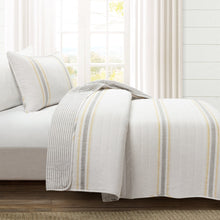 Cargar imagen en el visor de la galería, Farmhouse Stripe Reversible Cotton Quilt Set
