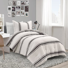 Cargar imagen en el visor de la galería, Farmhouse Stripe Reversible Comforter Set
