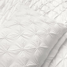 Cargar imagen en el visor de la galería, Ravello Pintuck 3 Piece Duvet Cover Set
