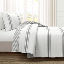 Cargar imagen en el visor de la galería, Farmhouse Stripe Reversible Cotton Quilt Set
