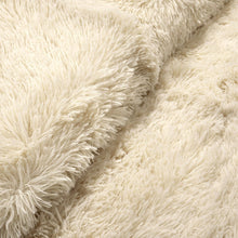 Cargar imagen en el visor de la galería, Emma Faux Fur Comforter Set
