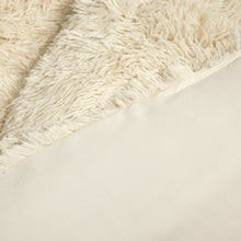 Carregar imagem no visualizador da galeria, Emma Faux Fur Comforter Set
