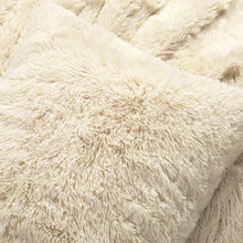 Carregar imagem no visualizador da galeria, Emma Faux Fur Comforter Set
