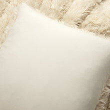 Cargar imagen en el visor de la galería, Emma Faux Fur Comforter Set
