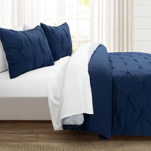 Carregar imagem no visualizador da galeria, Ravello Pintuck Reversible Comforter Bed In A Bag
