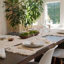 Carregar imagem no visualizador da galeria, Boho Macrame Indoor/Outdoor Table Runner
