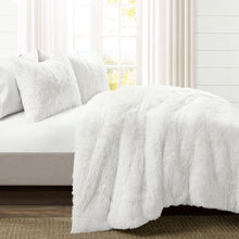 Cargar imagen en el visor de la galería, Emma Faux Fur Duvet Cover 3 Piece Set
