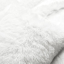 Carregar imagem no visualizador da galeria, Emma Faux Fur Duvet Cover 3 Piece Set
