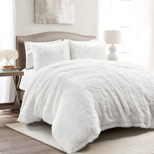 Cargar imagen en el visor de la galería, Emma Faux Fur Duvet Cover 3 Piece Set
