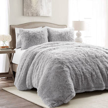 Cargar imagen en el visor de la galería, Emma Faux Fur Duvet Cover 3 Piece Set
