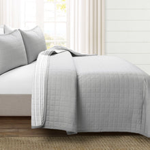 Carregar imagem no visualizador da galeria, Farmhouse Box Stitch And Stripe Cotton Quilt 3 Piece Set
