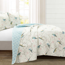 Load image into Gallery viewer, Botanical Bird &amp; Flower Quilt 3 Piece Set
