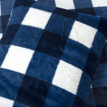 Carregar imagem no visualizador da galeria, Plaid Ultra Soft Faux Fur All Season Comforter Set
