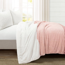 Cargar imagen en el visor de la galería, Farmhouse Color Block Ultra Soft Faux Fur Comforter Set
