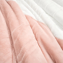 Carregar imagem no visualizador da galeria, Farmhouse Color Block Ultra Soft Faux Fur Comforter Set
