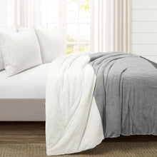 Cargar imagen en el visor de la galería, Farmhouse Color Block Ultra Soft Faux Fur Comforter Set
