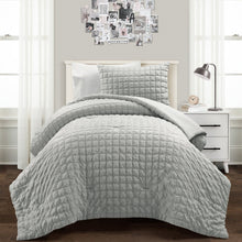 Cargar imagen en el visor de la galería, Crinkle Textured Dobby Comforter Set
