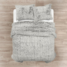 Carregar imagem no visualizador da galeria, Emma Cozy Ultra Soft Two Tone Faux Fur Comforter Set
