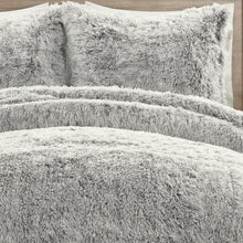 Cargar imagen en el visor de la galería, Emma Cozy Ultra Soft Two Tone Faux Fur Comforter Set
