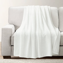 Cargar imagen en el visor de la galería, Super Cozy Ultra Soft Ribbed Faux Fur Throw
