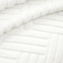 Cargar imagen en el visor de la galería, Super Cozy Ultra Soft Sherpa Jacquard Geo Blanket/Bedspread
